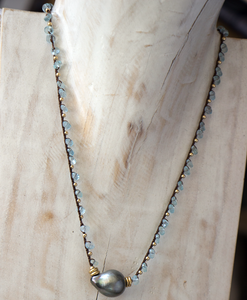 Blue topaz single pearl necklace